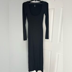 SKIMS Elegant Black Long Sleeve Dress